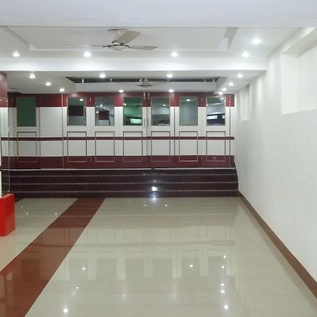 Hotel Tribhuvan 란치 외부 사진