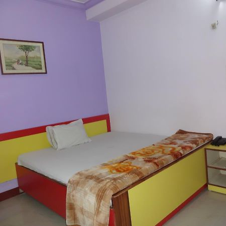 Hotel Tribhuvan 란치 외부 사진