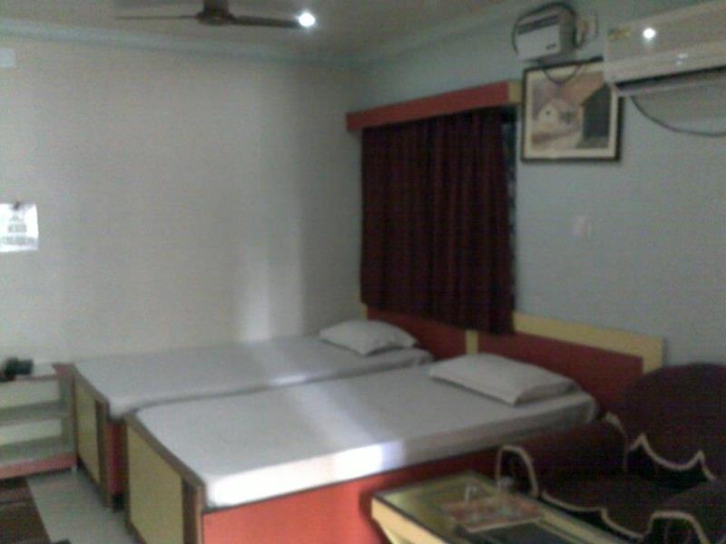 Hotel Tribhuvan 란치 외부 사진
