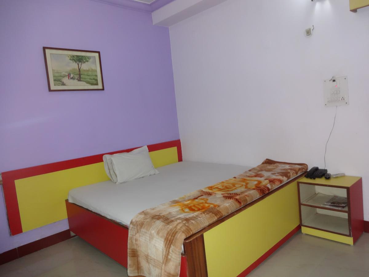 Hotel Tribhuvan 란치 외부 사진